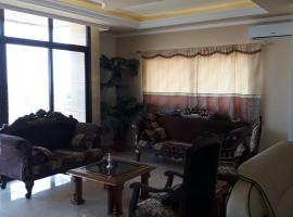 Koura Nahla Apartment, hotel cerca de Our Lady of Noorieh Monastery, An Nakhlah