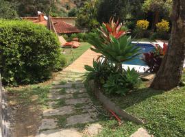 CASA RANXOXITA, hotel with jacuzzis in Itaipava