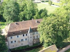 Chambres d'hôtes Château De Grunstein, hotel v destinaci Stotzheim