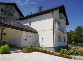 Villa ‘Stone Chair’ in Sarajevo, Vogosca, cabaña o casa de campo en Vogošća