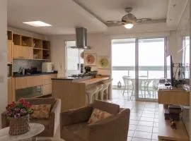 Lindo apartamento frente para o mar