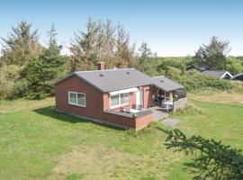 Awesome home in Vejers Strand w/ WiFi and 2 Bedrooms, casa o chalet en Vejers Strand