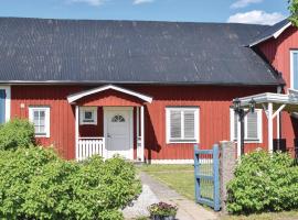 Cozy Apartment In Blomstermla With Kitchen, pet-friendly hotel in Blomstermåla