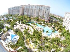 Aruba Marriott Surf and Ocean BeachFront Clubs, spa hotel in Palm-Eagle Beach