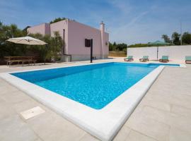 Holiday House Fontanele, hotel in Pula