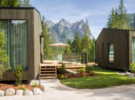 Skyview Chalets am Camping Toblacher See，多比亞科的木屋