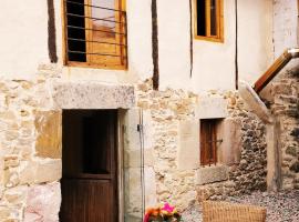 La Casa Amarilla, hotel v destinaci Olleros de Pisuerga