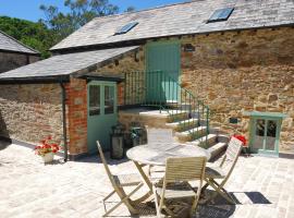 Granary at Trewerry Cottages - Away from it all, close to everywhere, hotel near DairyLand Farm World, Newquay