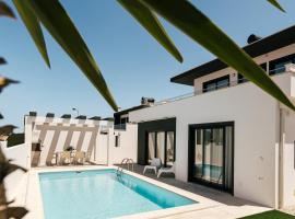Obidos House with private pool, hotel con estacionamiento en Bairro
