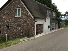 Bij ons op Vogelswerf, hotel a prop de Lingewaelsche Golf, a Heukelum