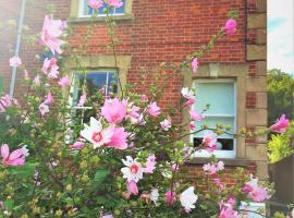 Bridport Garden Suite, B&B in Bridport