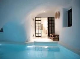 Aleria Luxury Cave Santorini