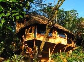 Vanira Lodge, hotel s jacuzzi v destinaci Teahupoo
