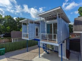 East Downtown Micro-luxe Container Living Pod #10, hotel cerca de Campo de Golf Gus Wortham, Houston