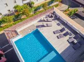 Hotel Grand Cap Rooftop Pool