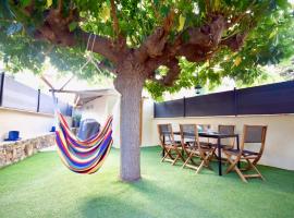 Charmante maison centre-ville Sainte-Maxime, plages à 2 pas, hotel v destinaci Sainte-Maxime