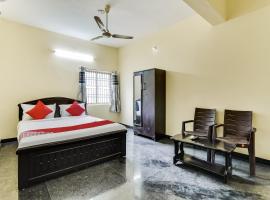 OYO 42968 Drr Residency Saver, hotel em Sūlūru