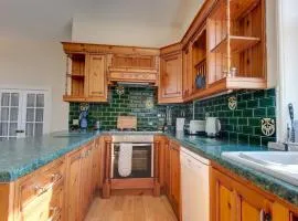 Carnegie Library: Shakespeare Apartment 3 Bedroom