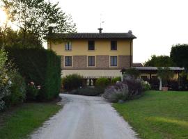 B&B La Ca Vecia, hotel blizu znamenitosti Fidenza Village, Soragna