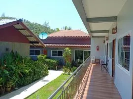 Maehaad Garden Inn