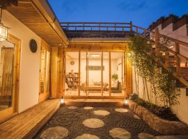 Eden Court, homestay in Lijiang