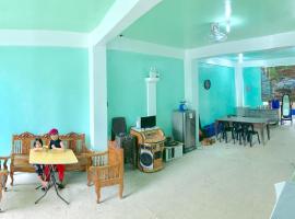 Carillo guest house, hostel in Coron