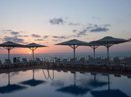 Island Luxurious Suites Hotel and Spa, penginapan layan diri di Netanya