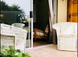 Mulberry Gardens Self Catering, hotel with pools in Swakopmund