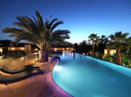 Rancho Relaxo - "A Luxurious Hideaway for Couples and Honeymooners", hotel sa Nicosia