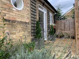 The Grapevine Studio, hotel cerca de Anglesey Abbey, Cambridge