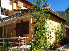Garden Rooms, guest house di Himare