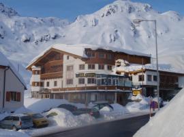 Gasthof Valluga, hotel cerca de Albonagrat Tirol, Sankt Christoph am Arlberg