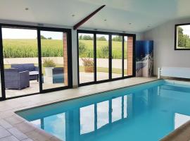 Awesome Home In Elliant With Wifi, Private Swimming Pool And Indoor Swimming Pool, hotell med parkeringsplass i Elliant