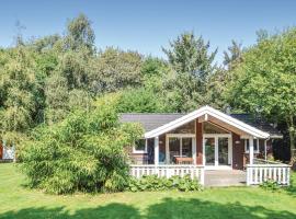 Amazing Home In Lundby With 3 Bedrooms, Sauna And Wifi, feriehus i Lundby