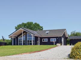 Nice Home In Rudkbing With 4 Bedrooms, Sauna And Wifi, luxury hotel in Spodsbjerg