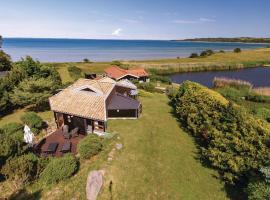 Two-Bedroom Holiday Home In Farevejle, hotel in Fårevejle