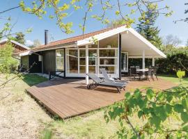 Beautiful Home In Grlev With Kitchen, maison de vacances à Reersø