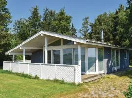 Three-Bedroom Holiday Home In Humble