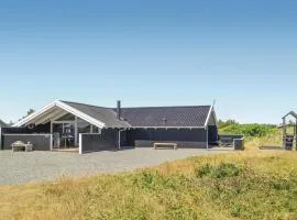 Three-Bedroom Holiday Home In Hvide Sande