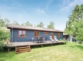 Two-Bedroom Holiday Home In Torrig L