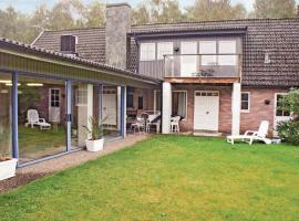Nice Home In Nybrostrand With Private Swimming Pool, Can Be Inside Or Outside, hotel din Glemminge