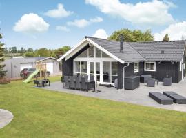 Four-Bedroom Holiday Home In Malling, luxury hotel sa Malling