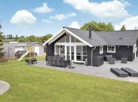 Four-Bedroom Holiday Home In Malling