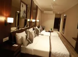 Hotel Golden Tower Near Heritage Street