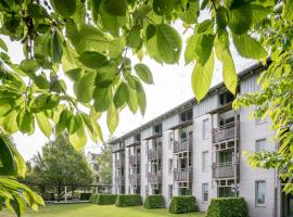 Rügener Ferienhäuser am Hochufer, hotel u gradu Geren