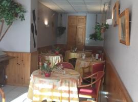 Le PROVENCAL, hotel v destinaci Le Cheylard