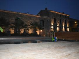 Gîte WASHINGTONIA, hotel com estacionamento em Pezens