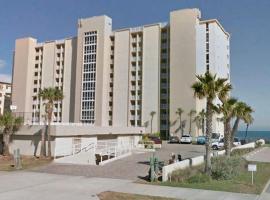 DIRECT OCEANFRONT NO-DRIVE BEACH CONDO, self-catering accommodation in Daytona Beach