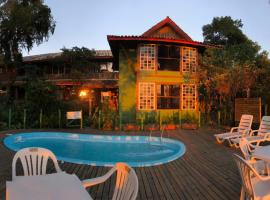 Pousada Canoa Azul, hotel poblíž významného místa Encantada Lagoon, Garopaba