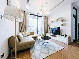 Sunshine Balcony Apartment in VINHOMES METROPOLIS near Lotte Hanoi